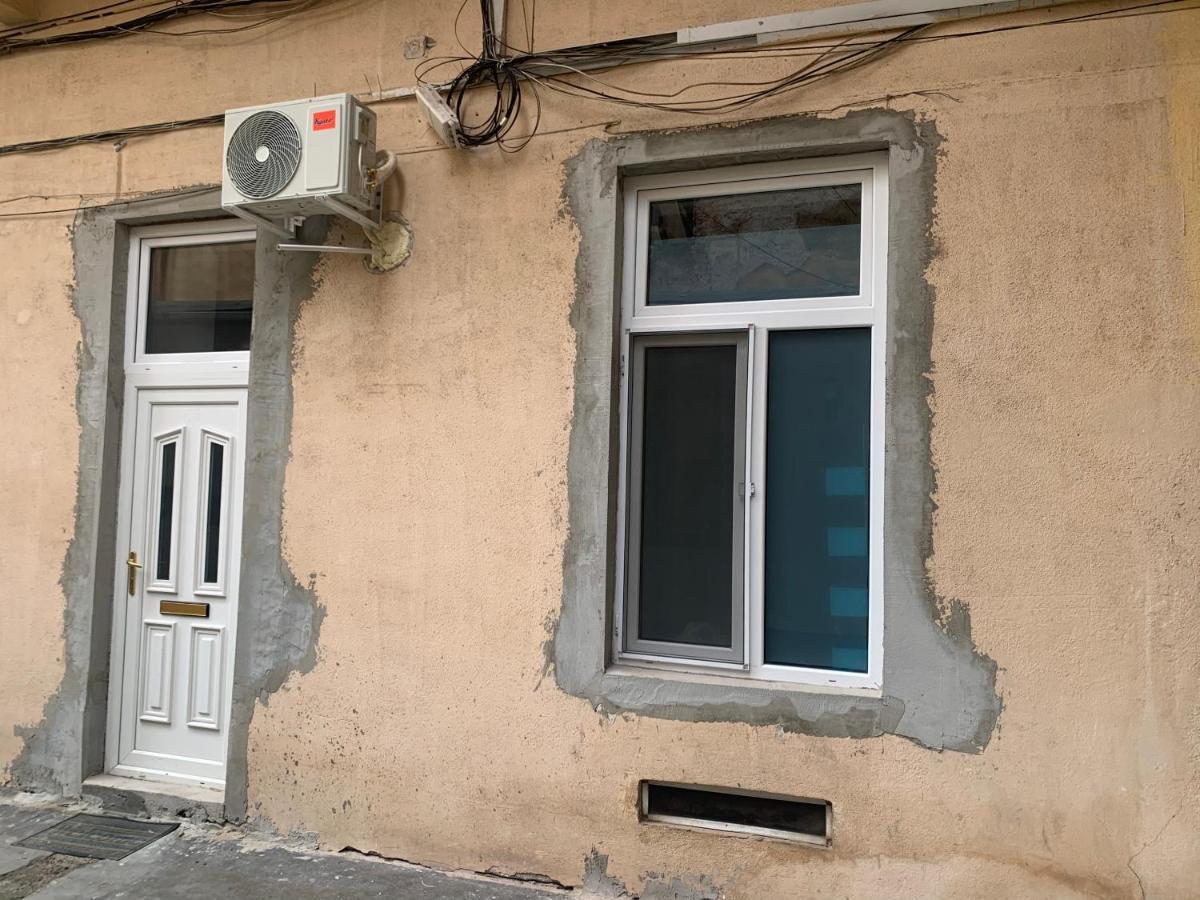 אראד Young Downtown Apartment מראה חיצוני תמונה